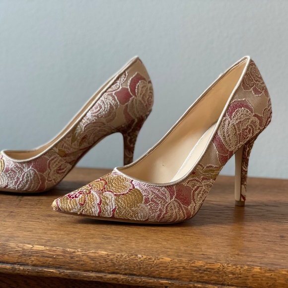 Nine West Gorgeous Embroidered High Heels - Picture 3 of 5